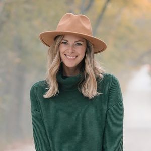 Meet your Posher, Rebecca